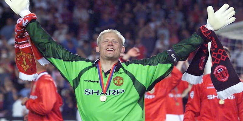 Peter Schmeichel là nhân tố chủ chốt tạo nền móng cho Quỷ Đỏ với trên triều đại Old Trafford