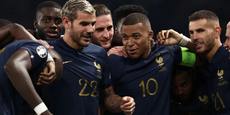 Cầu thủ bóng đá Mbappe cùng tuyển Pháp vô địch World Cup 2018