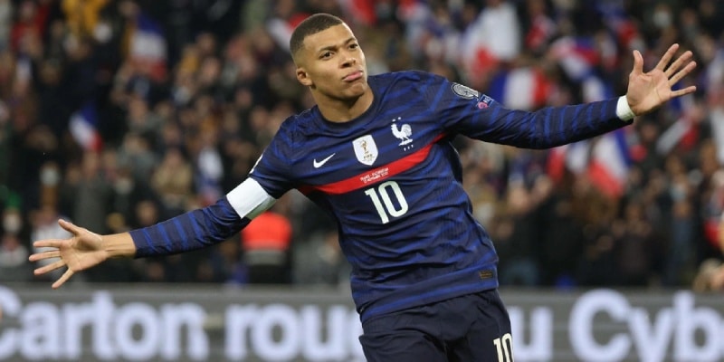 Khám phá thông tin về cầu thủ bóng đá Mbappe